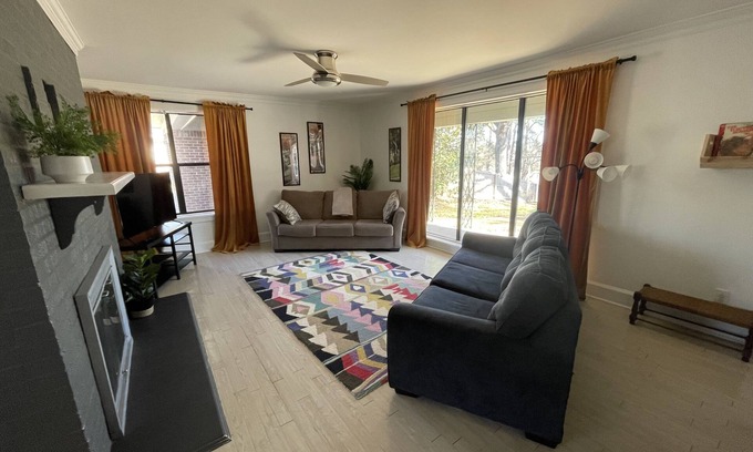 Tupelo Casa | Mid-Century w/ large private fenced backyard! No added cleaning or pet fees!