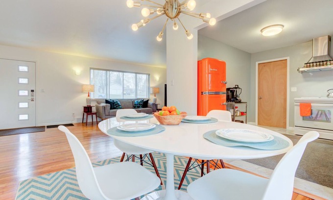 Beavercreek Casa | Mid Mod Inspired - WSU, WPAF Base, Soin Med Center