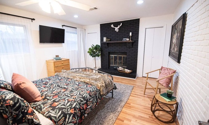 Midtown Casa | Mid term discounts Stylish 3bd Midtown home