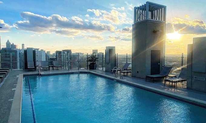 Midtown Apartamento | Mid-town Luxury Apt High Rise Gym Pool Parking