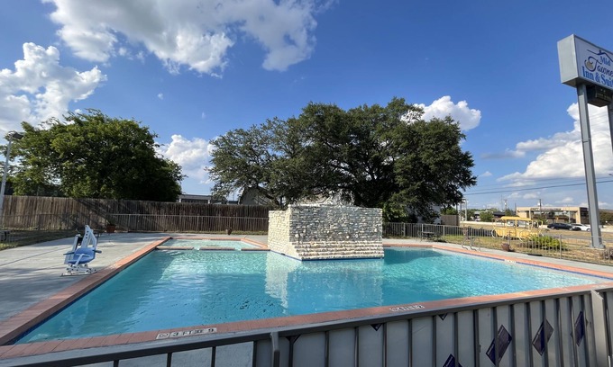 North San Antonio - SAT Hotel | Mid Towne Inn and Suites