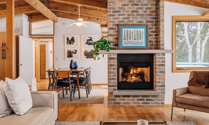 Northport Casa | Midcentury home, private beach, large deck with dining