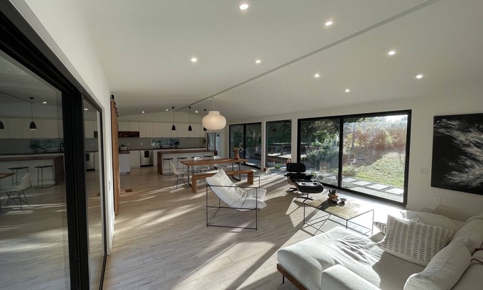 La Canada Flintridge Casa | Midcentury Modern Gem with panoramic mountain and ocean views