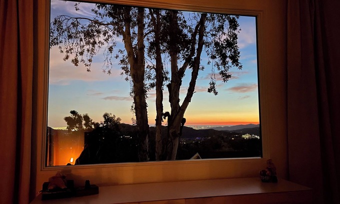 La Canada Flintridge Casa | Midcentury Modern gem with panoramic mountain and ocean views, 20mins from DTLA