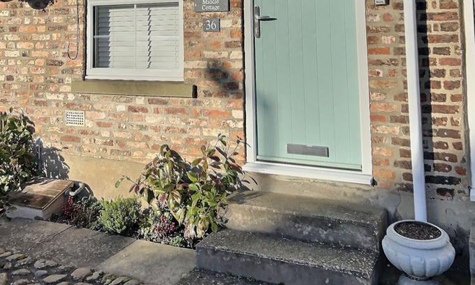 Dunnington Cabaña | Middle Cottage, Perfect village getaway, Pet friendly, Free paking