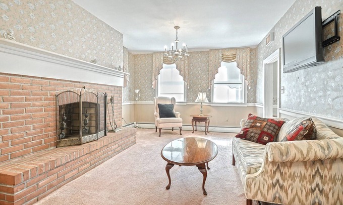Fairfield Casa | MIDDLE CREEK MANOR 12 BEDS & 13 BATHS