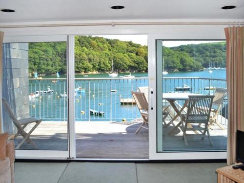 Fowey Casa | Middle Deck