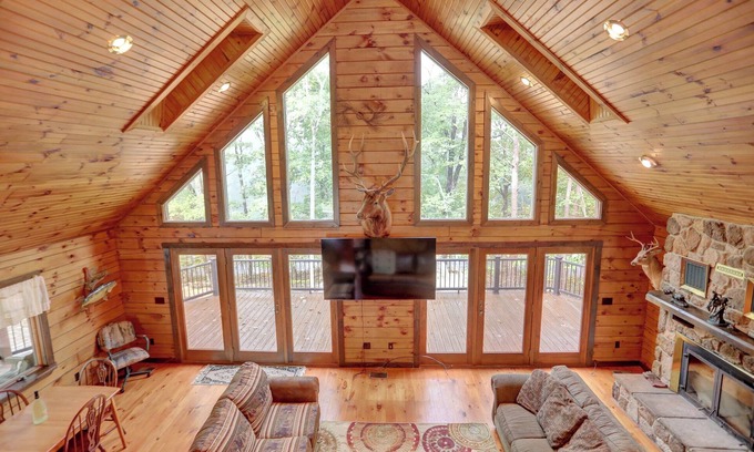 Hesston Casa | Middle Ridge Lodge Raystown Lake 7 Points