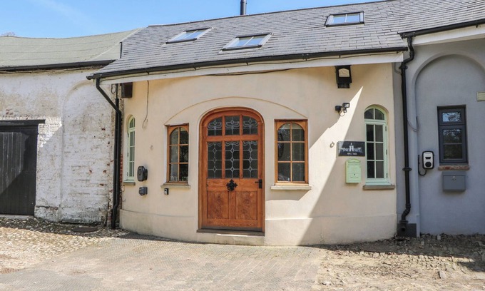 Betchworth Casa | MIDDLE TOWER, character holiday cottage in Reigate