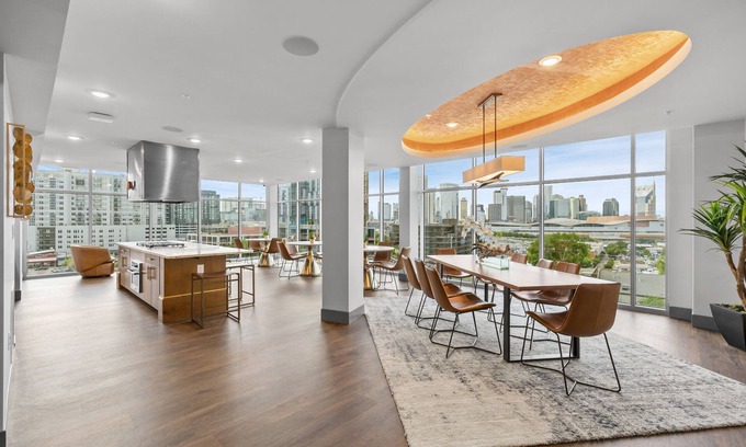 The Gulch Apartamento | Midnight Manor Penthouse Suite The Gulch