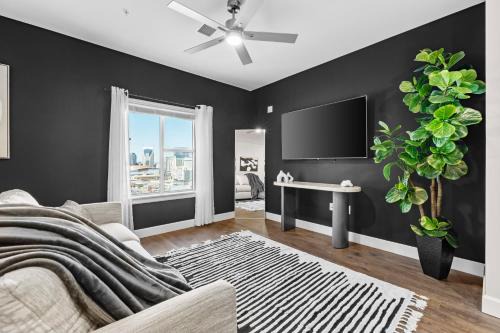 The Gulch Apartamento | Midnight Manor Penthouse Suite The Gulch