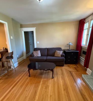 Waterford Valley Apartamento | Midstream Manor Unit 5, 1 Bedroom Apartment