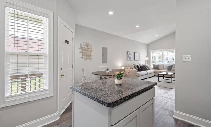 Gastonia Casa | MidTerm Stay in Gastonia! Newer Construction w/ King Bed!