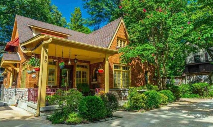 Midtown Casa | Midtown Bungalow - Walk to Overton Square