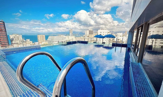 Hamra Hotel | MidTown Hotel & Suites