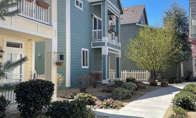 Reno/Tahoe Airport Casa | Midtown Lake Home - Virginia St.