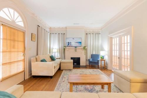 Columbus Casa | Midtown Magic- Main house- 10mins to Downtown