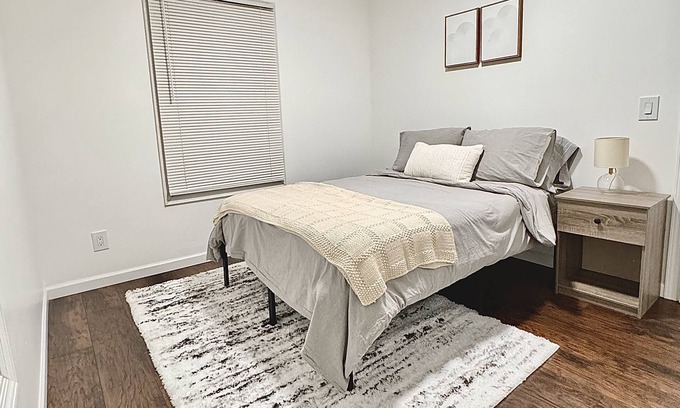 Powderhorn Casa | Midtown Mini Hideaway: NEW LISTING!! Cozy House/ Free parking/ Fast Wifi