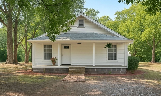 Benton Casa | Midtown Oasis-Near Everything