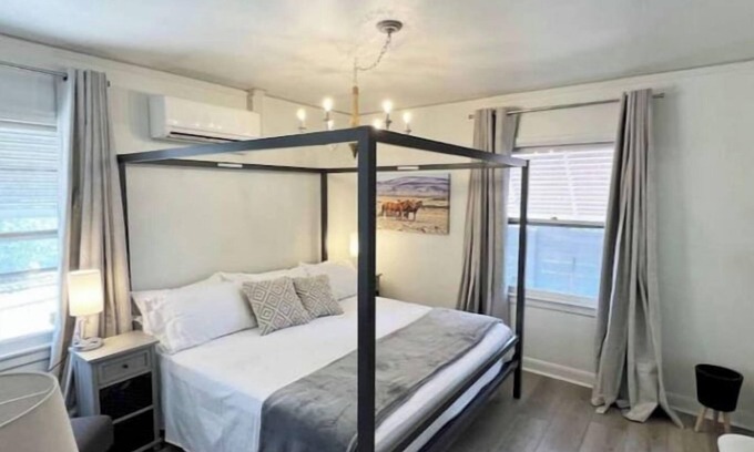 Old Southwest Casa | MidTown Reno Plumas Bungalow