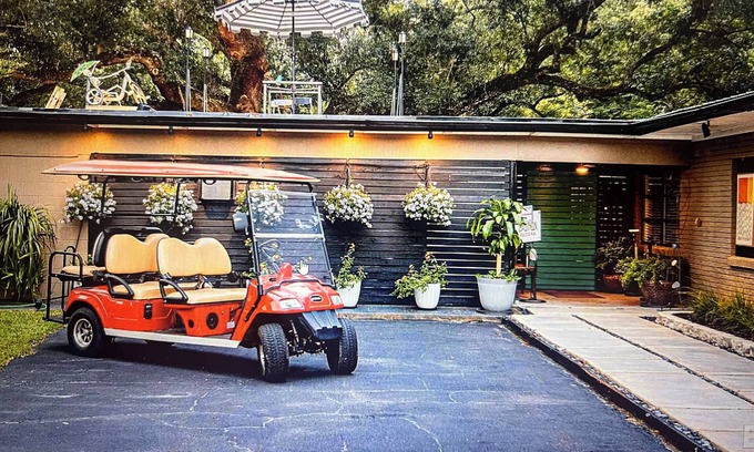Fairhope Casa | MidtownMidCenturyModern, FREE golfcart. Close to downtown, 3bds, 2baths. Office