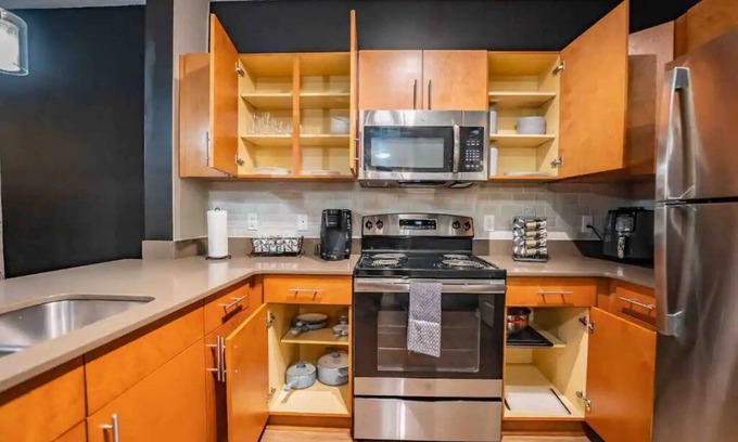 Westside Apartamento | Midtown’s “Gatsby’s Place “ / Private Balcony