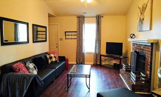 Piney Green Casa | Midway Park Hideaway @ TopShelfStays