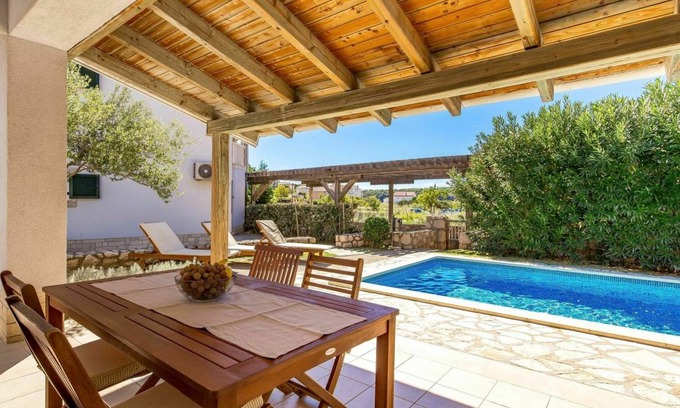 Rab Apartamento | Mihaela 4 310.4