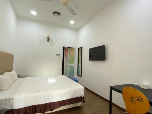 Kuarters Kampung Pandan Casa | Miharja Studio Private room with Auto gate Parking