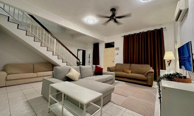 Taman Setia Indah Casa | Mijanna Guesthouse - Johor Bahru