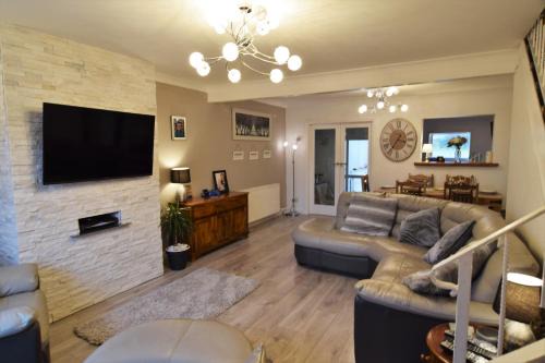 Menai Bridge Casa | Mikes at Menai - Stylish & Spacious 3 bed house in Menai Bridge.