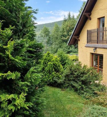 Swieradow-Zdroj Apartamento | Mikołajówka - przytulny dom z widokiem