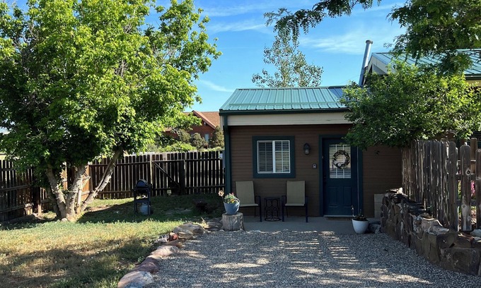 La Veta Cabaña | Mil Suite-1-bedroom cottage with surrounding mountain views