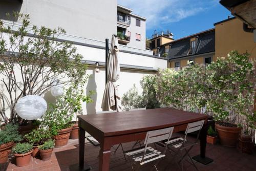 Tricolore Apartamento | Milan Cathedral - Beautiful Penthouse with Terrace