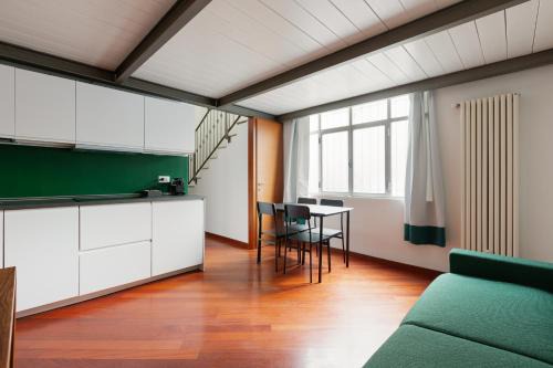 Fiera Apartamento | Milano Amendola- Cozy Apt on 2 Levels
