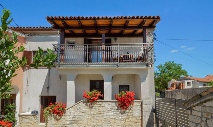 Foli Casa | Milka 2 by Interhome
