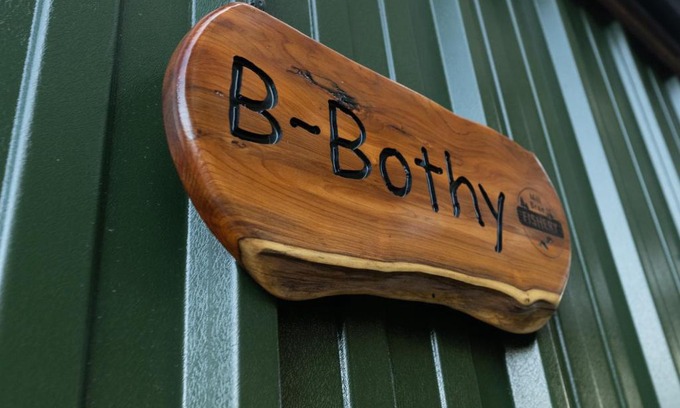 Buckie Otro | Mill Brae Fishery B-bothy