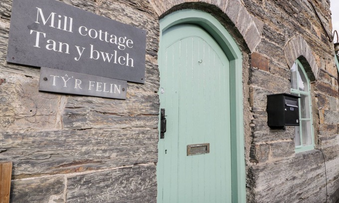 Maentwrog Cabaña | MILL COTTAGE, pet friendly, with open fire in Penrhyndeudraeth