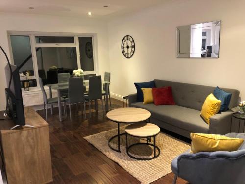 Hale Apartamento | Mill Hill Modern 3 Bedroom Apartment