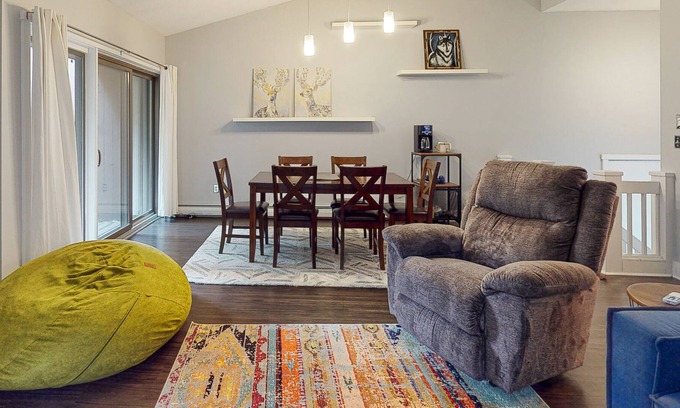 Quechee Casa | Mill Run getaway near Quechee Club & Main Street - mountain view, fireplace & AC