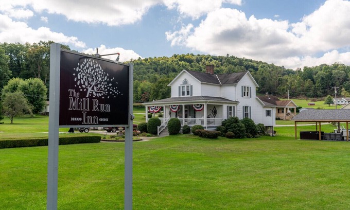 Mill Run Apartamento | Close to Seven Springs! Hot Tub, FirePit, Pavilion Great Location!
