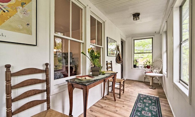 Millburn Casa | Millburn House with Deck - Walk to NYC Transit!