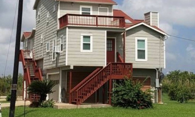 Surfside Beach Casa | Miller Time in Matty