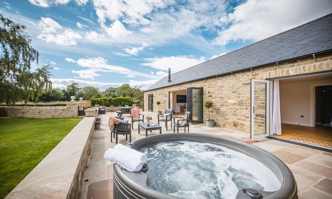 Richmond Cabaña | Millfield Barn - a cottage that sleeps 4 guests in 2 bedrooms