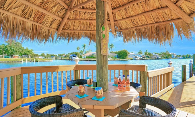 Yacht Club Villa | Villa Bayshore Del Sole