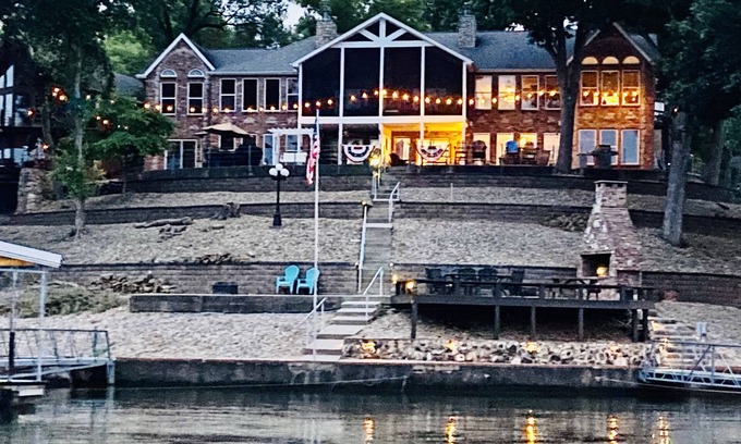 Lake of the Ozarks Casa | Million Dollar View, 2 Master Suites, capacidad para 10-12, Great Dock 16 'X 36' Slip