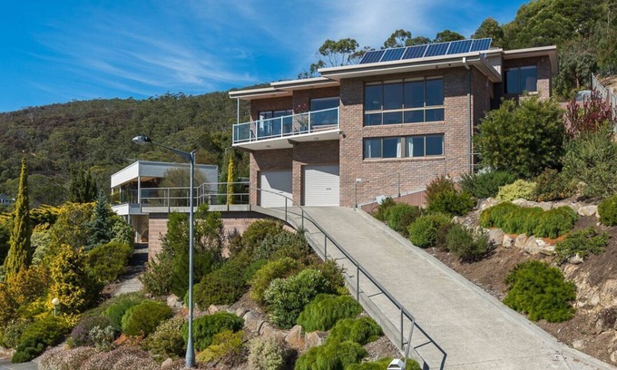 Sandy Bay Casa | Million Dollar View Day and Night - for big family or few families together