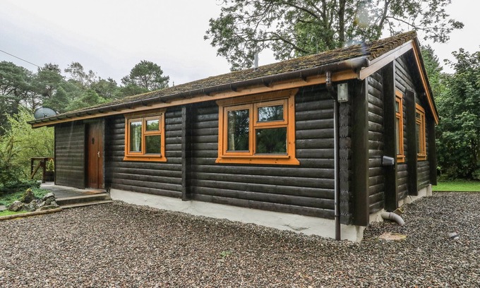 Killin Cabaña | MILLMORE CABIN, pet friendly, with open fire in Killin