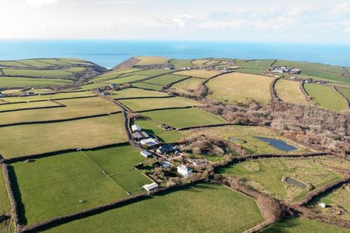 Saint Gennys Casa | Millook View Farmhouse