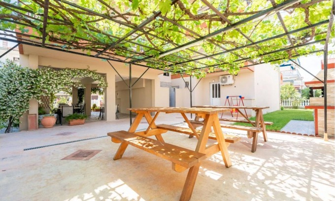 Paralia Dionysiou Casa | Milonas House Apartments